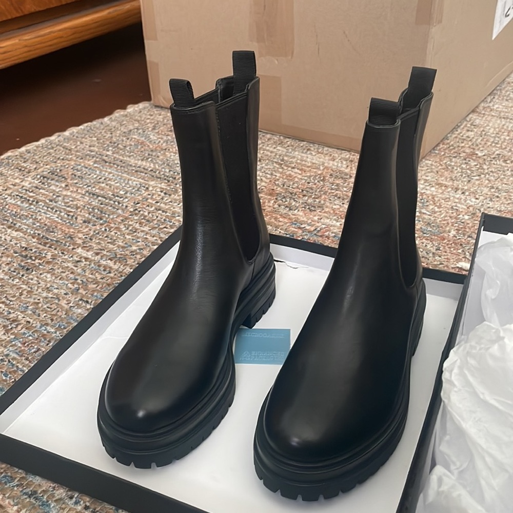 Tony bianco wolfe boots black Como size 7